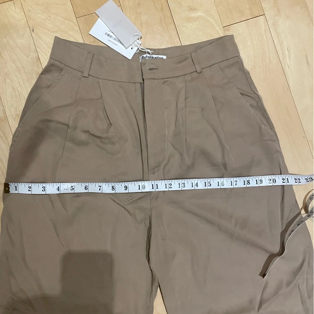 Reformation - Mason Pant in Khaki (size: 8P) NWT - Picture 9 of 14